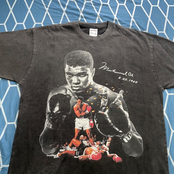 Muhammad Ali Graphic Tee - Picture 2 of 4